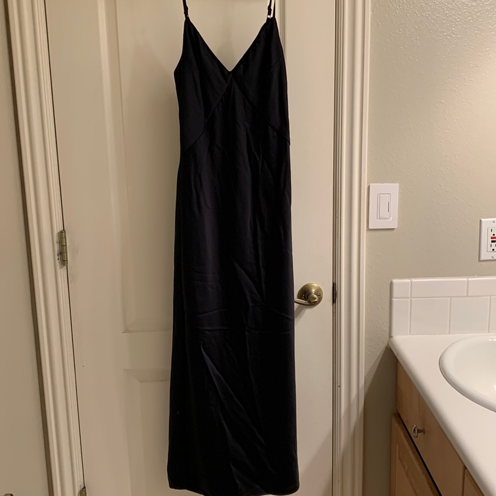 Cute little black dress!!